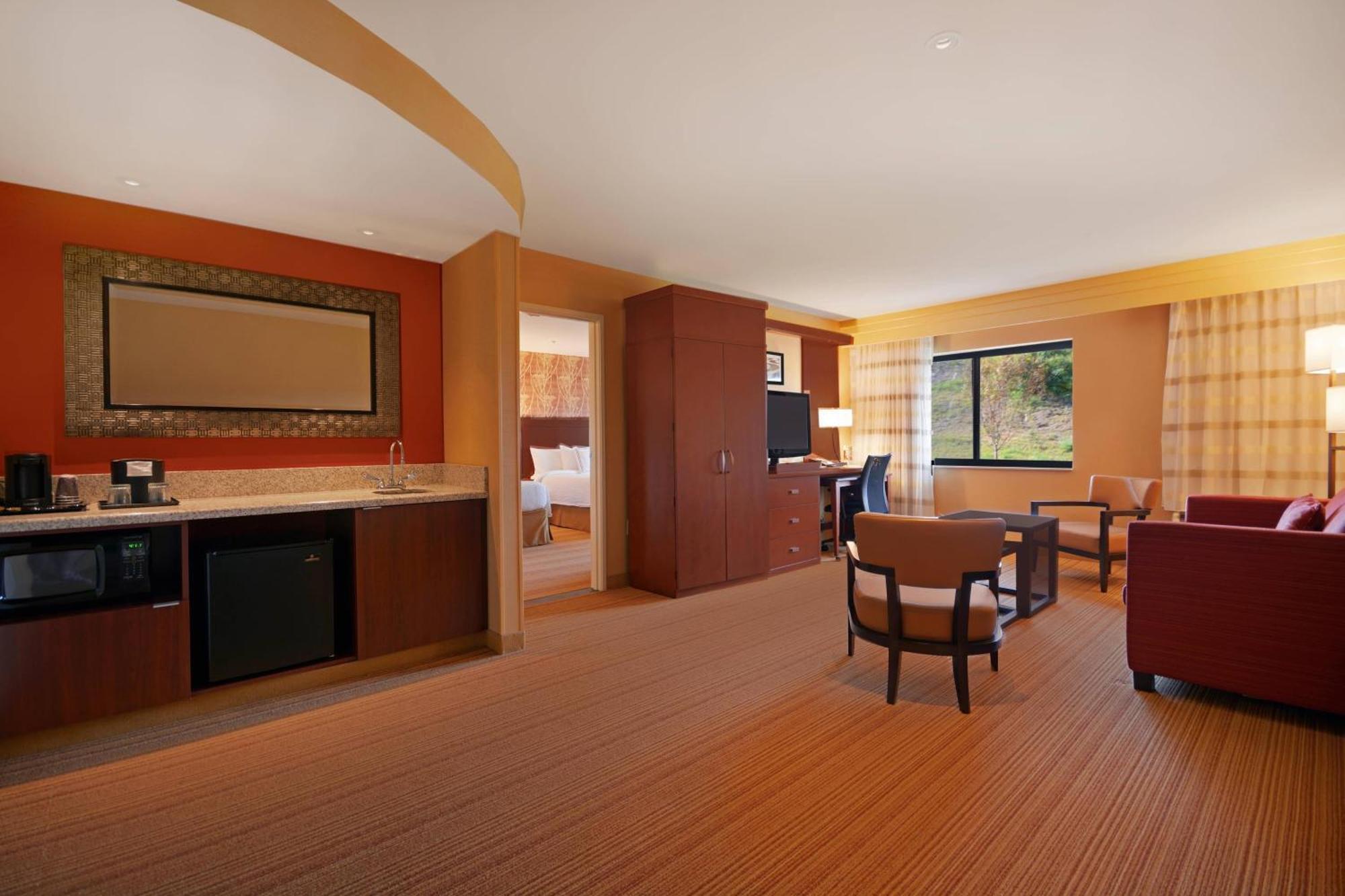 Courtyard By Marriott Oneonta Hotel Exterior photo